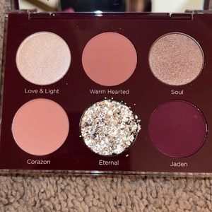 NEW Dominique “Unconditional Palette” eyeshadow